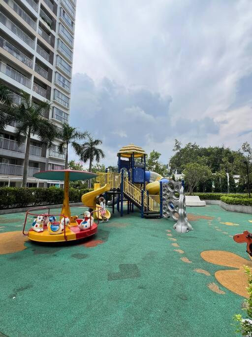 Near Fv Hospital,cresent Mall,secc TP. Hồ Chí Minh