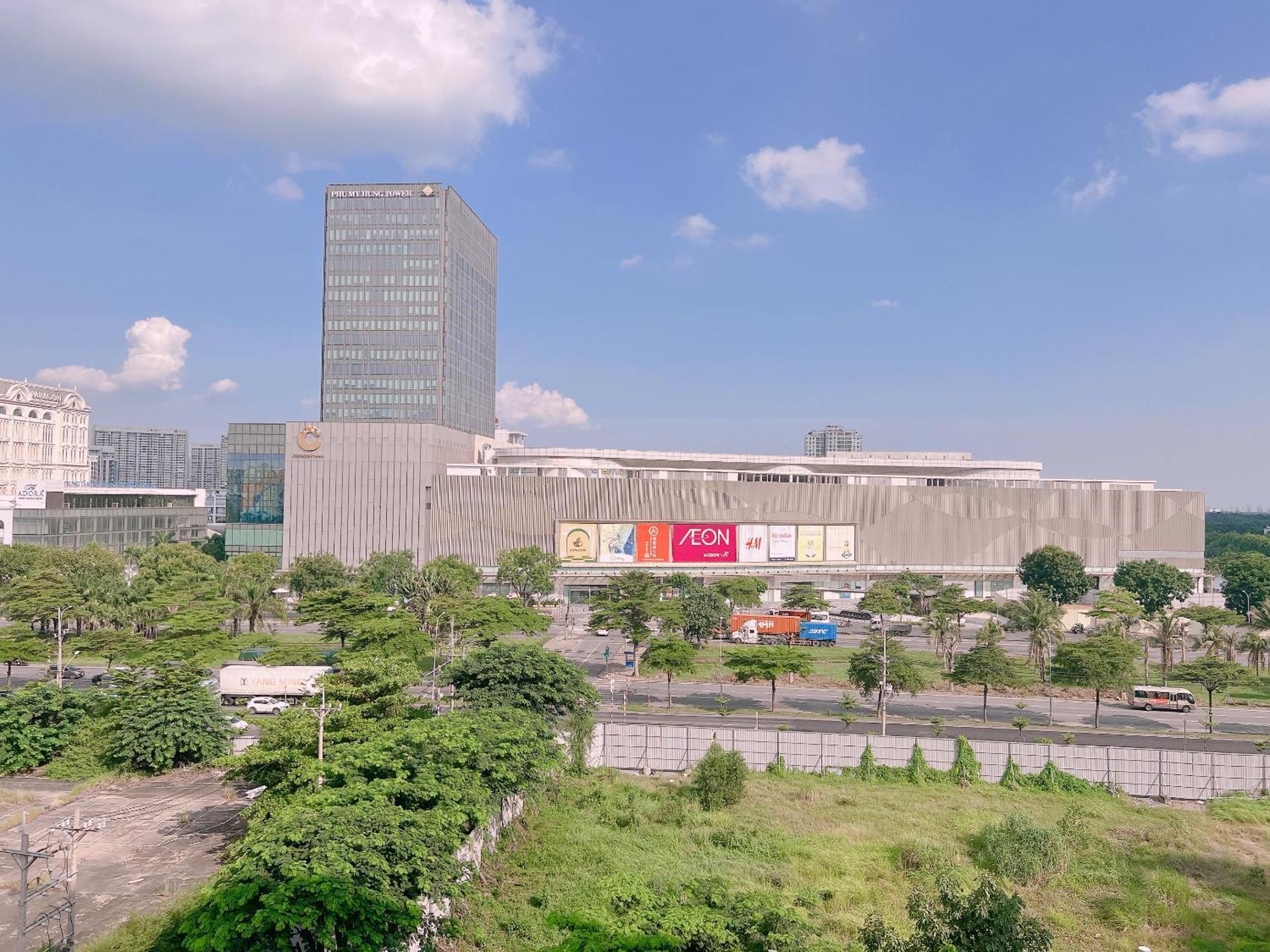 Near Fv Hospital,cresent Mall,secc TP. Hồ Chí Minh